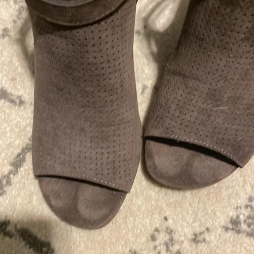 White Mountain Booties - Picture 5 of 8